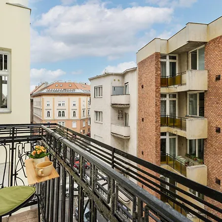 Nirvana Niche Apartament