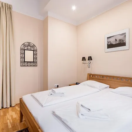 Nirvana Niche * 布达佩斯