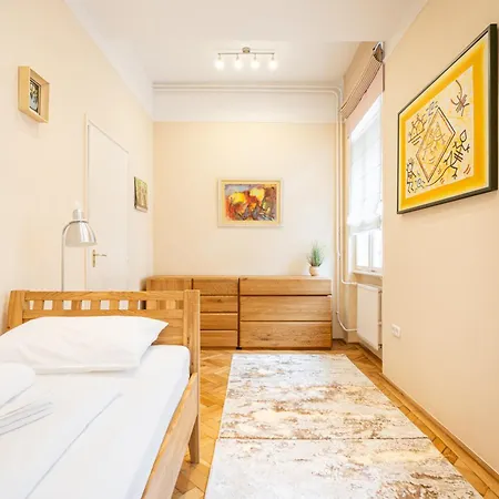 Nirvana Niche Budapest