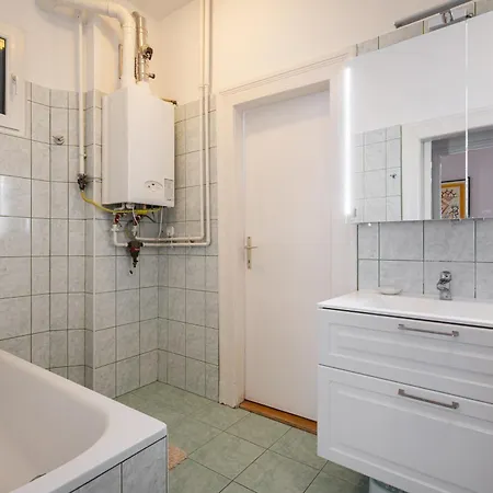 Nirvana Niche * Budapest