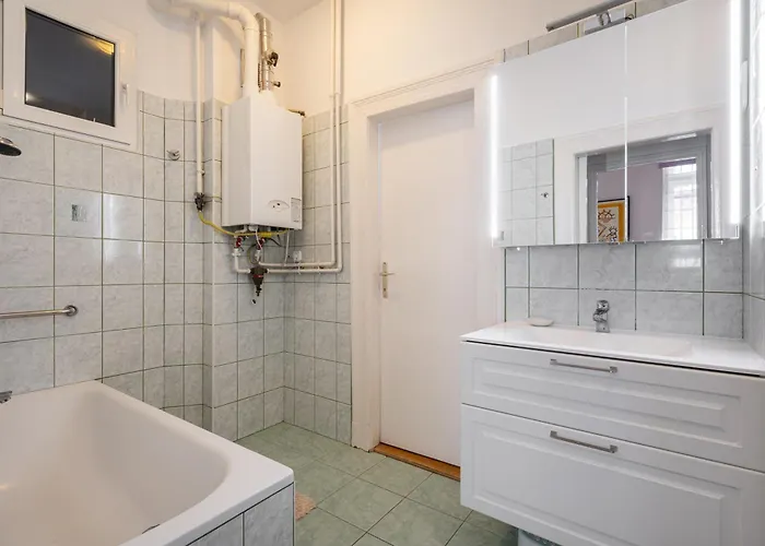 Nirvana Niche * Budapest